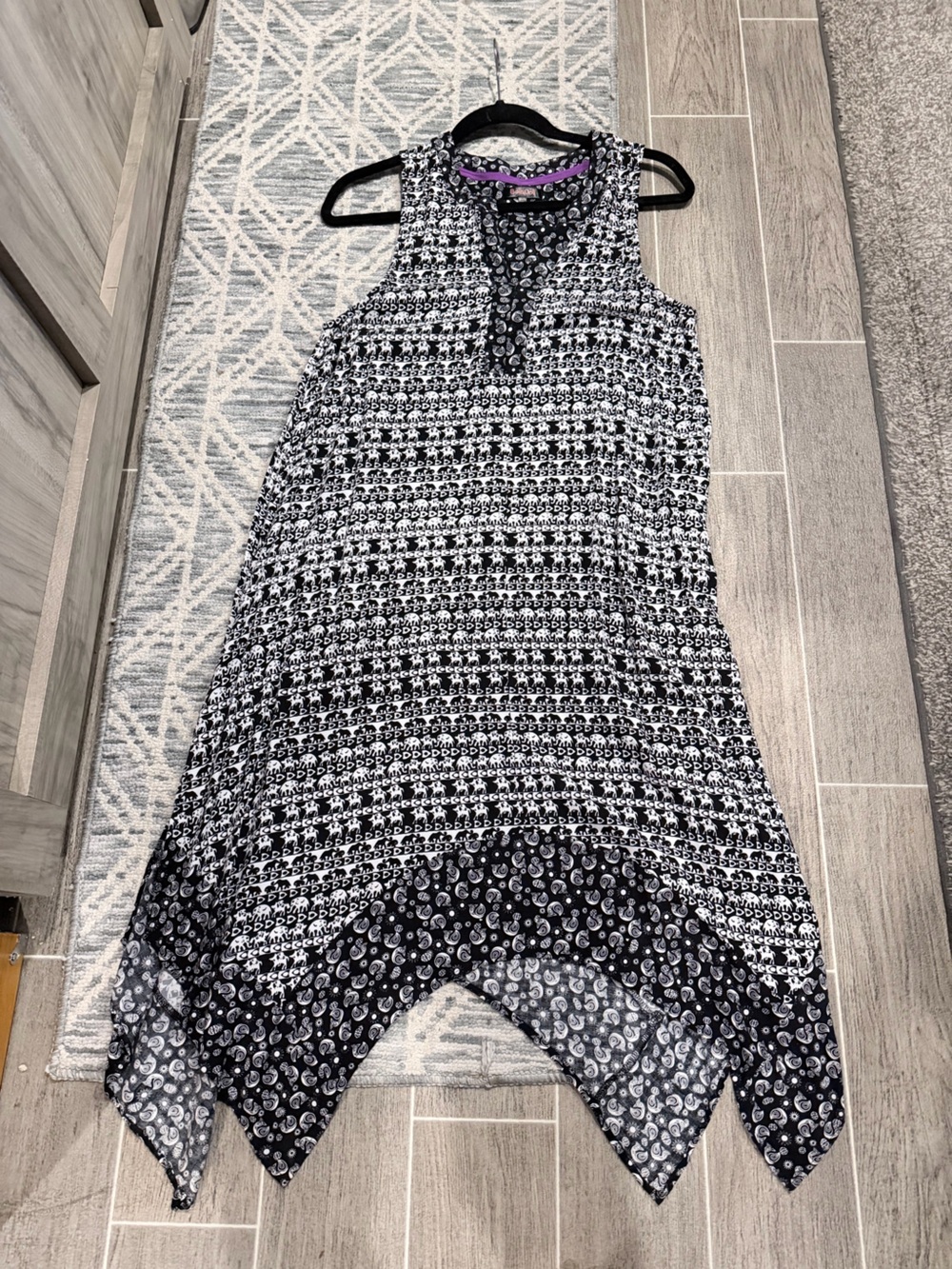 Sleeveless Black and White Printed Handkerchief Hem Dress